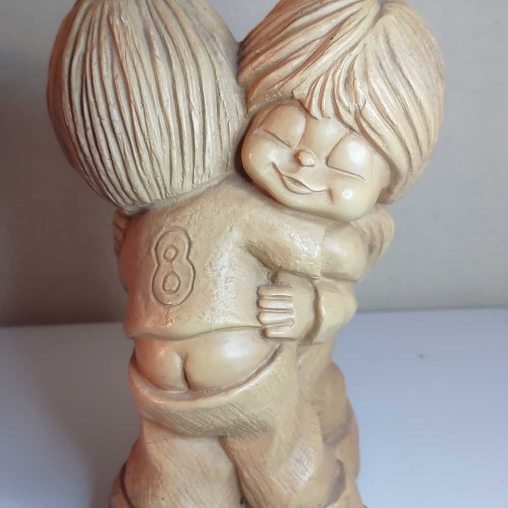 Bill Mack Fannykins - Vintage - Figurine - Huggin' 'N Lovin'